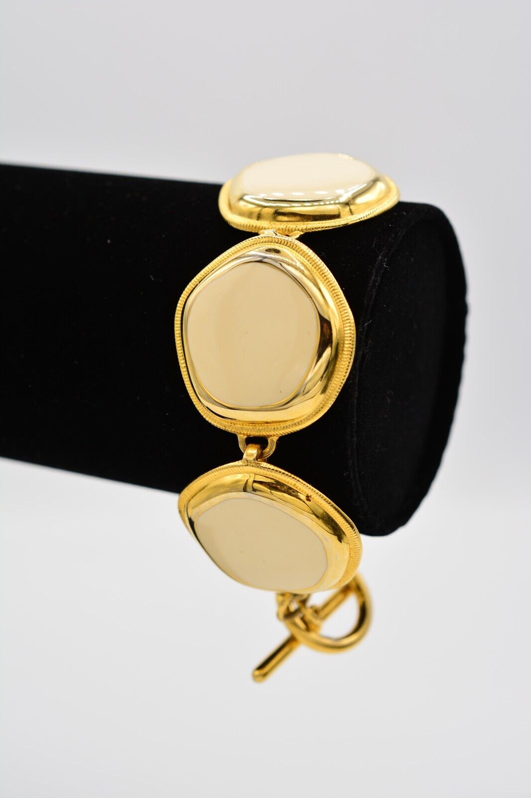 Vintage Enamel Bracelet Off White Cream Gold Tone… - image 4