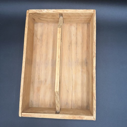 Small Napa Valley Box Company Wood Crate Cassette Tape Holder with Handle - Picture 7 of 11