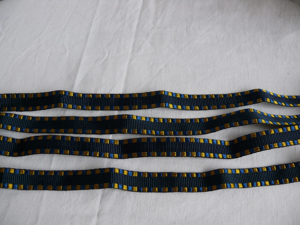 Ancien galon tissage soie passementerie 3,29 m en 4 métrages - Photo 4/4