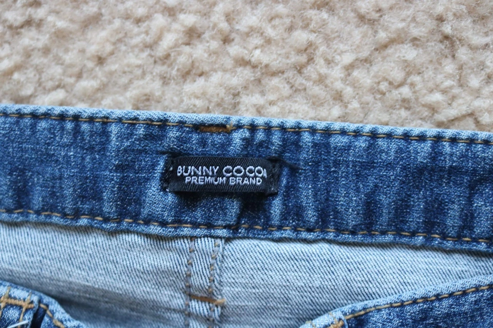 Pantalones de mezclilla para mujer Bunny Cocoa desgastados rasgados azules Foto 3 de 4