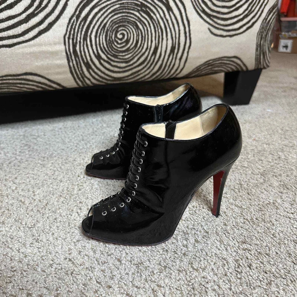 Christian Louboutin Black Patent Christ Lace Up Peep Toe Ankle Boots Womens 38.5 - Image 2 of 4