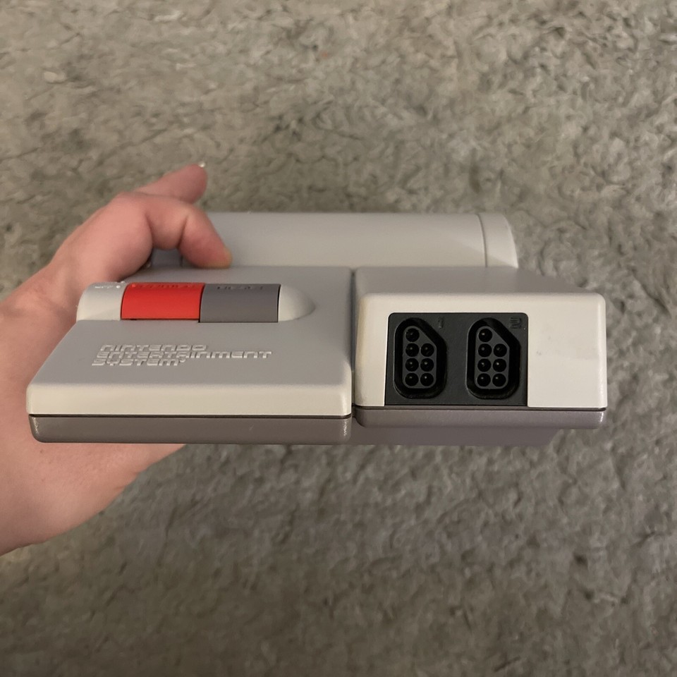 Nintendo NES-101 Top Loader Console System w/ Dogbone Controller ...