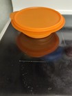 TUPPERWARE #5453 FLAT OUT COLLAPSIBLE 4 CUP ORANGE BOWL WITH #5455 LID — photo 1
