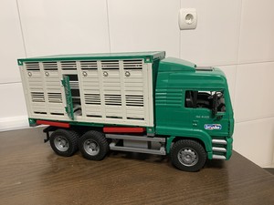 camion ganado bruder