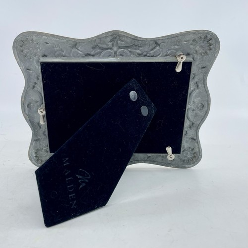 Malden Whitewash Gold Fleur Del Lis Metal Picture Frame 5.5x7" Fits 3x4.5" - Picture 11 of 17