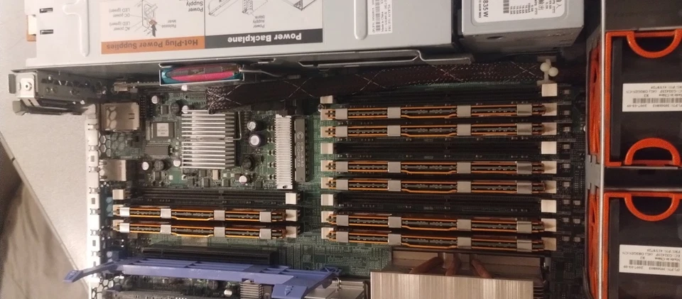 Servidor IBM X3650 2x CPU Intel Xeon 6x Sata 160 GB HD 8x 2 GB (16) Hynix Ram Foto 4 de 4