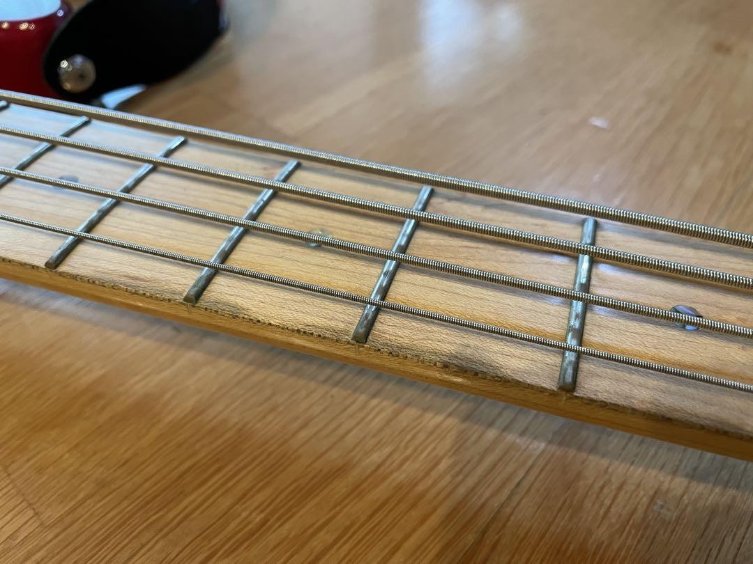 Grass Roots G-T-68BZ エレキベース レッド Grass Roots G-T-68BZ Red Electric Bass Guitar W/Cord Strap