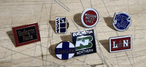 RAILROAD PIN LOT (7) BURLINGTON SANTA FE NIAGARA L&N COTTON BELT LAPEL HAT