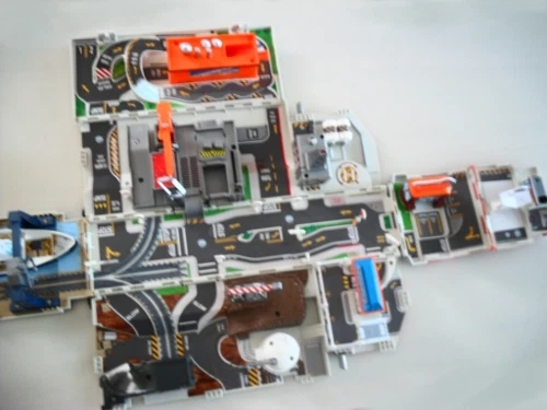 Micro Machines Super Stunt City Truck LKW Citybox aufklappbare