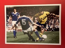 Malcolm MacDonald Arsenal Genuine Hand Signed 7x5 photo bordered Autograph