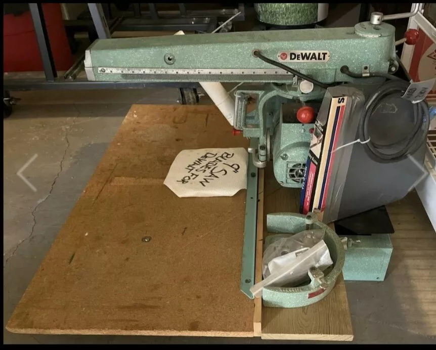 radial arm saw |