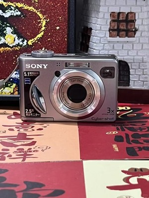 Sony Cyber-shot DSC-W5 Digital Camera 5.1MP 3X Optical CCD 100