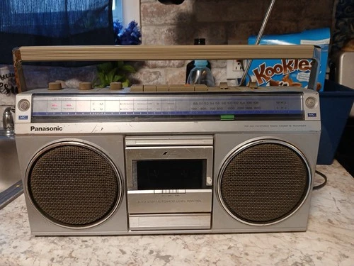 Vintage PANASONIC 4940 Portable Stereo Boombox FM/AM Casette Functions As Should