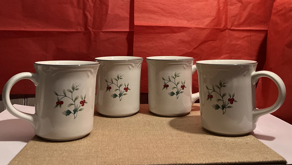 Pfaltzgraff Winterberry Set of 4 Mugs H2728678