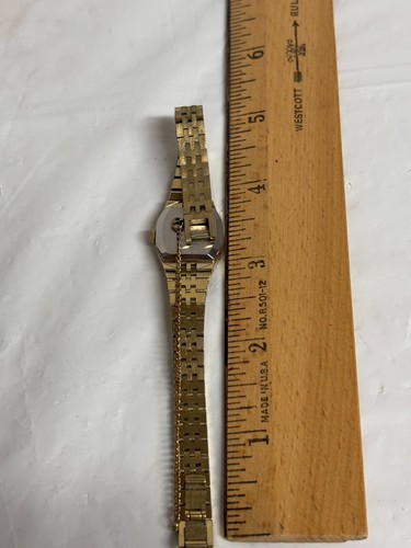 Reloj estilo pulsera dorado vintage Seiko para dama # 550806 (se necesita batería) usado en excelente estado - Imagen 5 de 6
