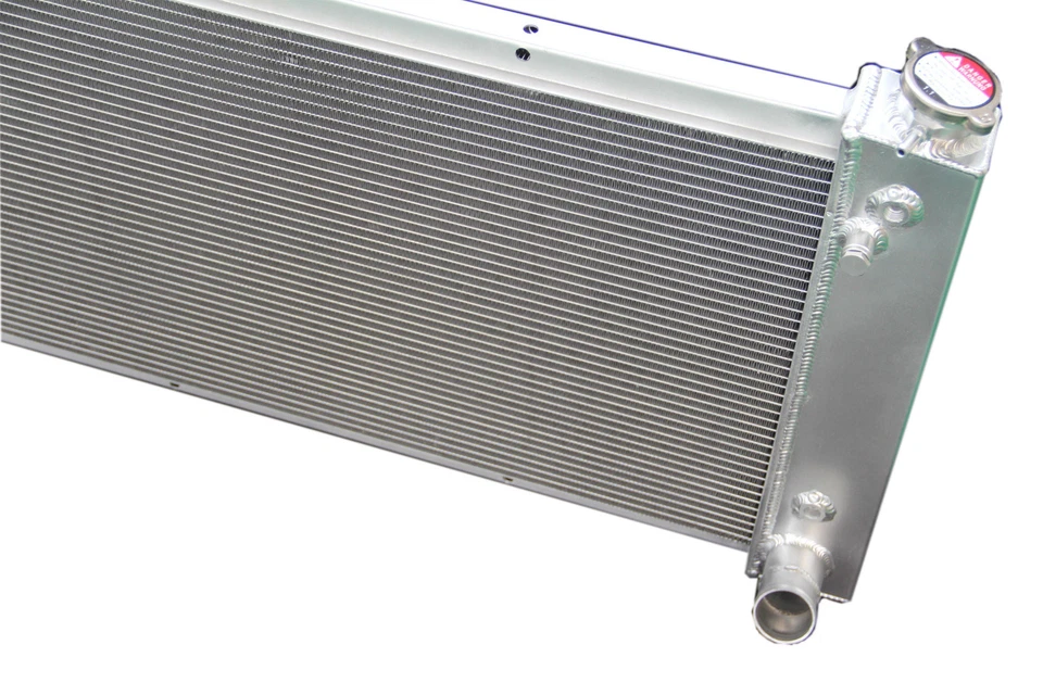 Radiador de aluminio de 3 filas y cubierta y ventilador apto para camioneta Chevy C/K Series C10 C20 C30 67-72 Foto 3 de 4