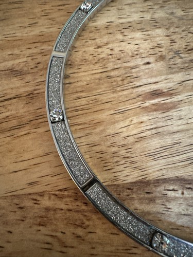 The Limited Silver Tone Sparkle Rhinestone Curved Bar Chain Necklace Choker 15” - Picture 8 of 8
