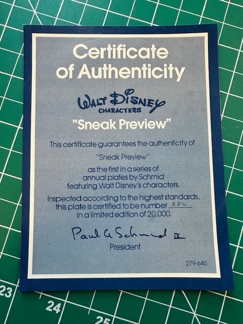 Walt Disney Collection Collectors Plate Christmas 1983 Sneak