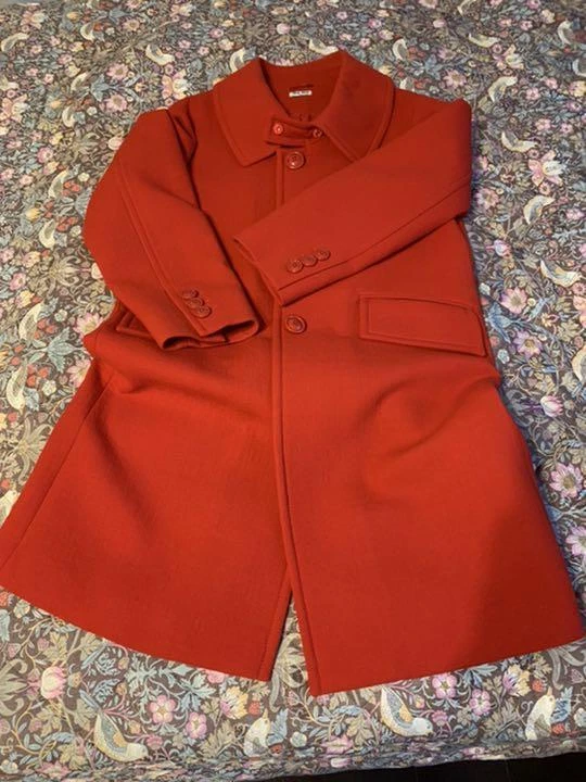 Cappotto lungo rosso donna Miu Miu spalle scoperte bottoni elegante taglia 36