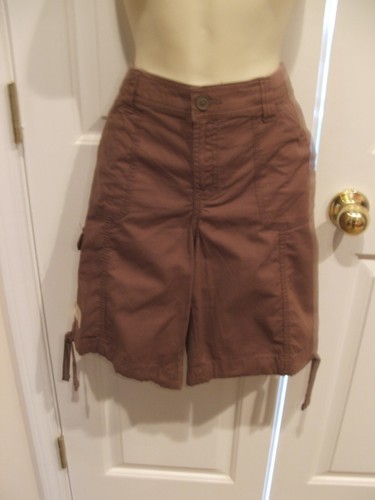 NWT $30 Womens St. Johns Bay Bermuda 