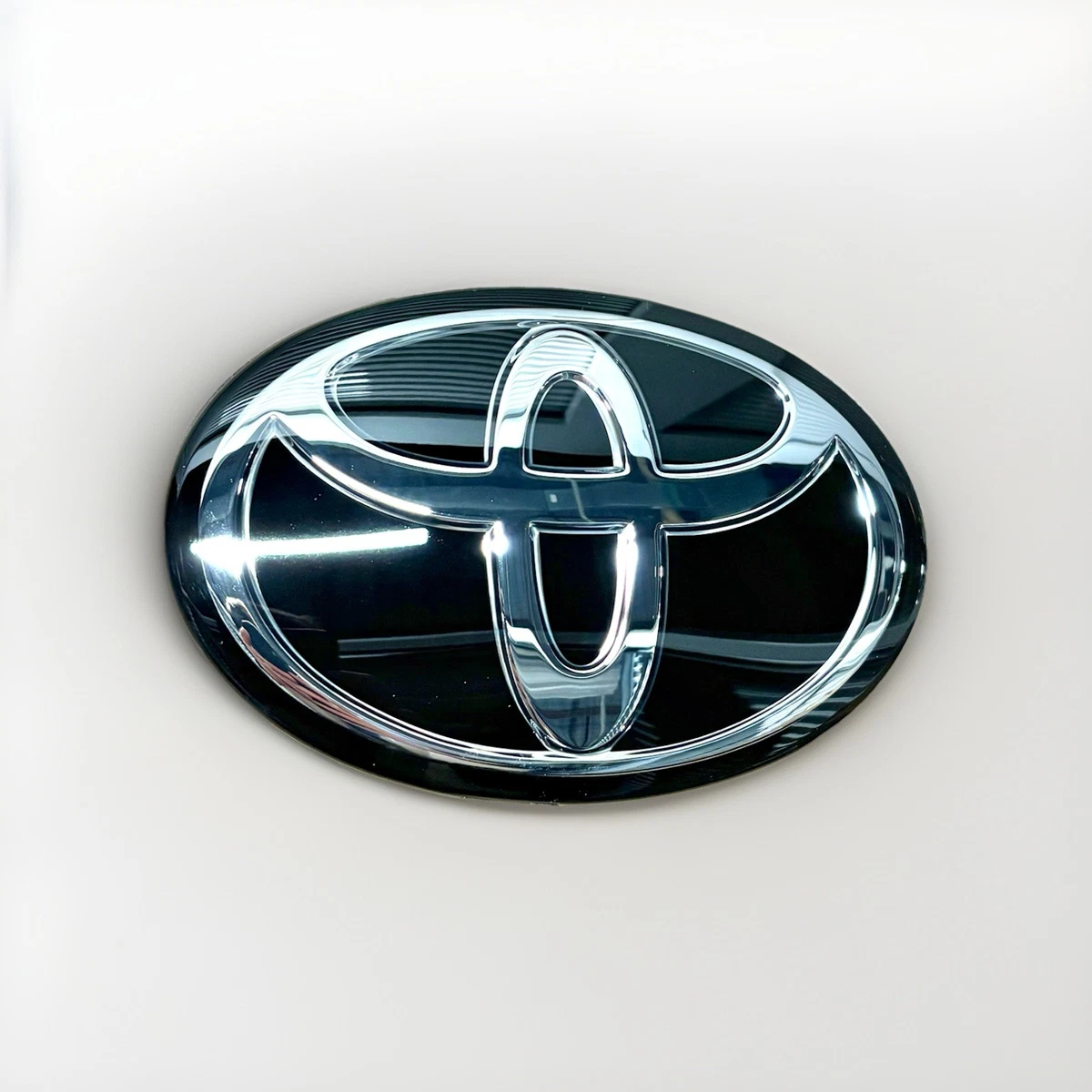 Genuine Toyota 92806-No160 EMBLEM photo 1