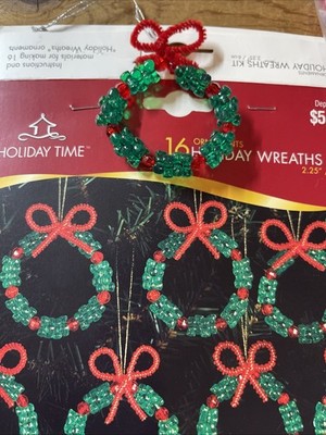 Holiday Time Wreath Beaded Ornament Kit For 8 Dated 2005 Red Green 1 Completed