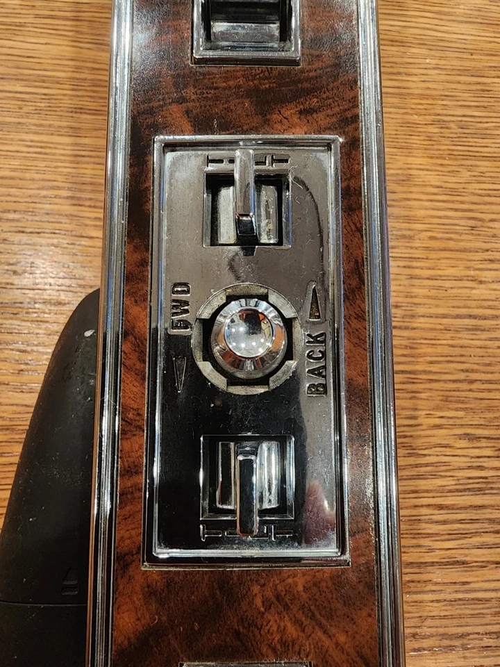 1980-1985 Olds Oldsmobile Toronado переключатель блокировки правого стеклоподъемника OEM - Изображение 3 из 4