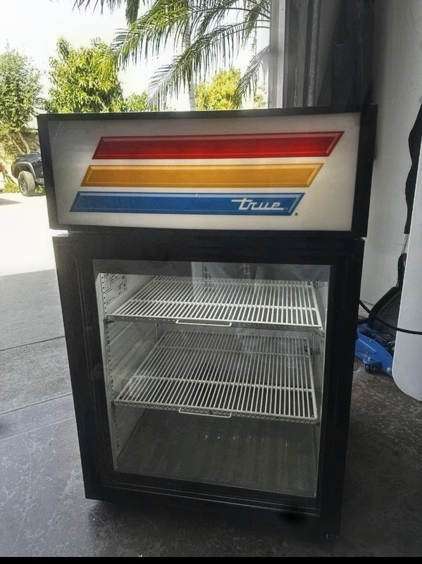 True GDM-07-HC~TSL01 24" Countertop Display Refrigerator, Front Access, 115v