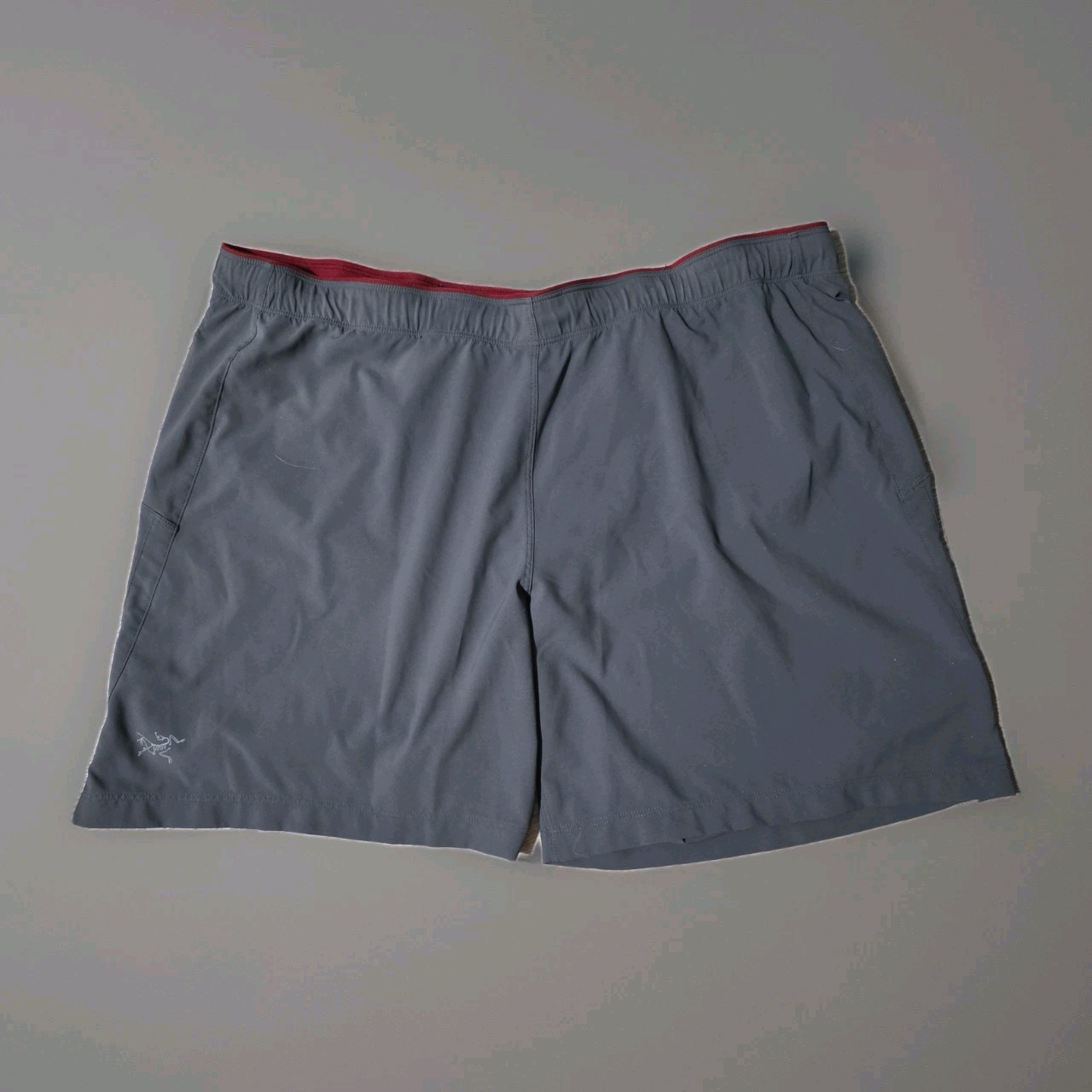 Arc'teryx Incendo Shorts Men's Large L Grey Running Hiking Rear Zip Pocket