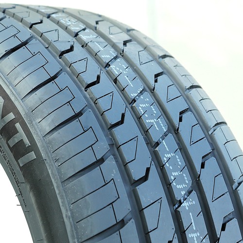 4 Tires Dcenti D8000 285/45R22 114V XL AS A/S Performance - Picture 3 of 9