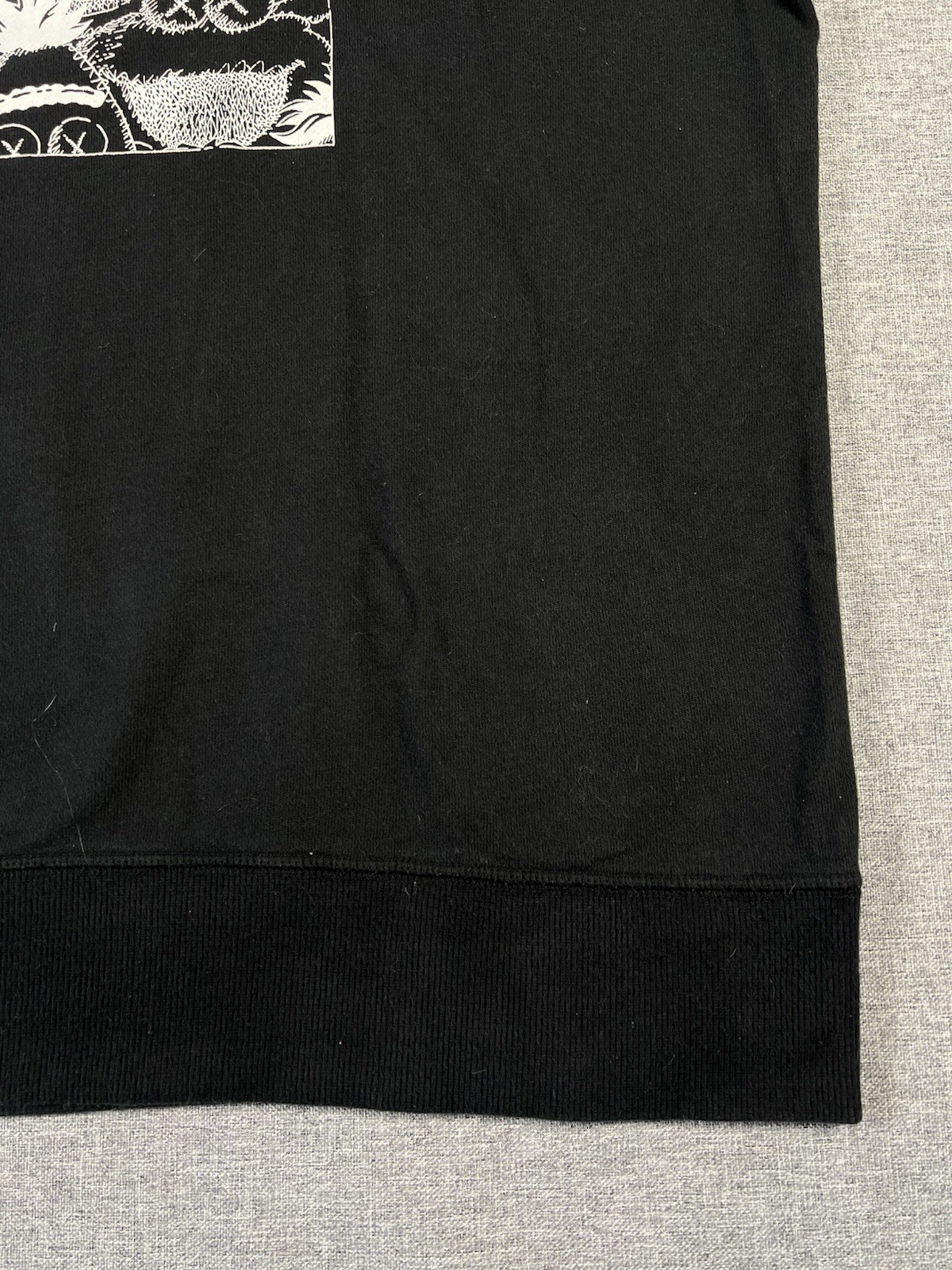 Uniqlo x Kaws Sesame Street Sweater Mens Large Black Street Wear Crew Neck thumbnail 16