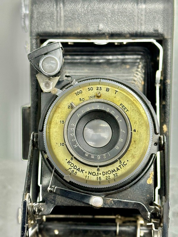 Kodak Vigilant SIX-20 folding film Camera Anasti lens Diomatic Shutter 620 film