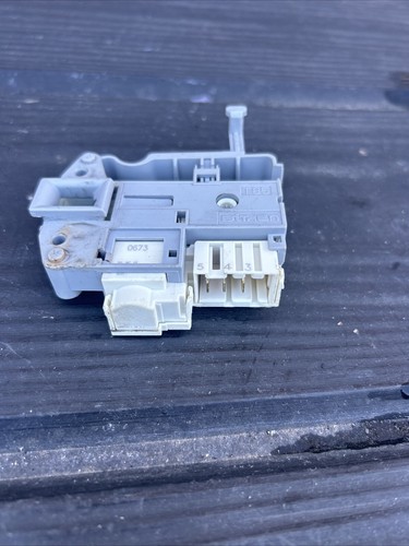 Hotpoint 9 kg Waschmaschine WMEF 943 Türschloss und -schnäpper