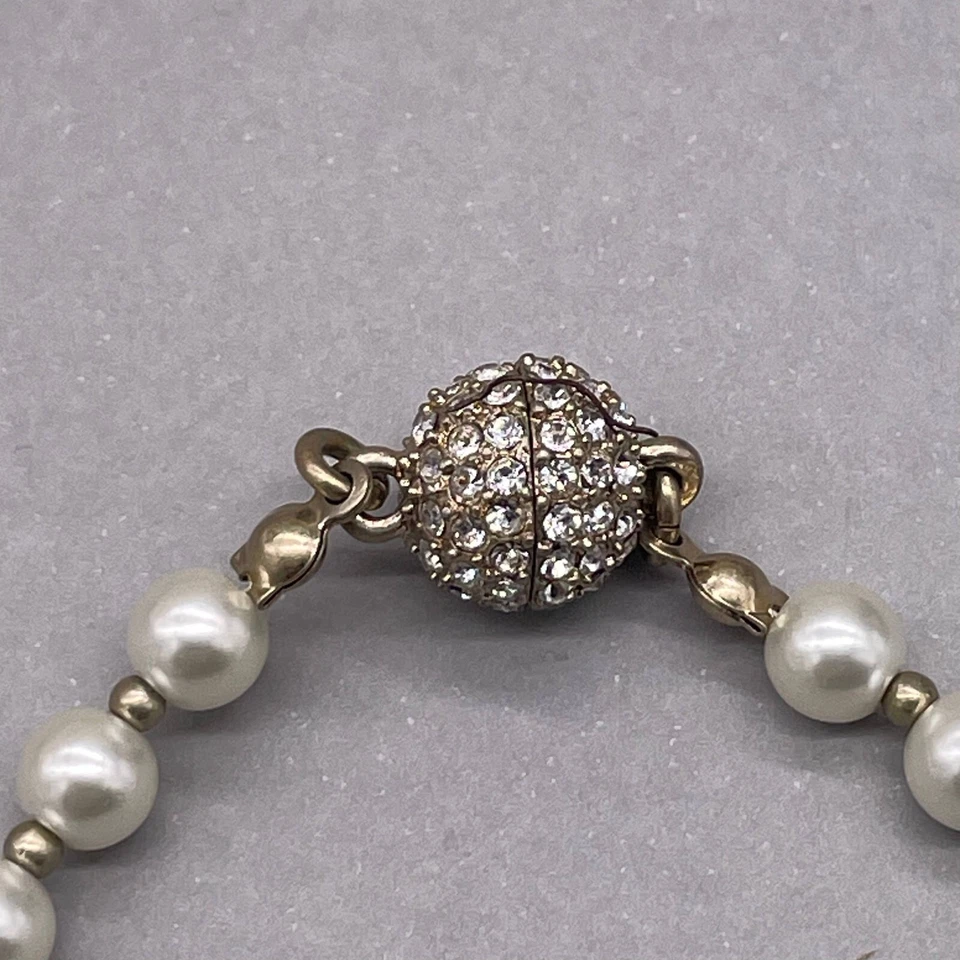 Brazalete Brazalete Elástico Premier Designs Pavé Estrás Blanco Perla Cuentas Foto 3 de 4