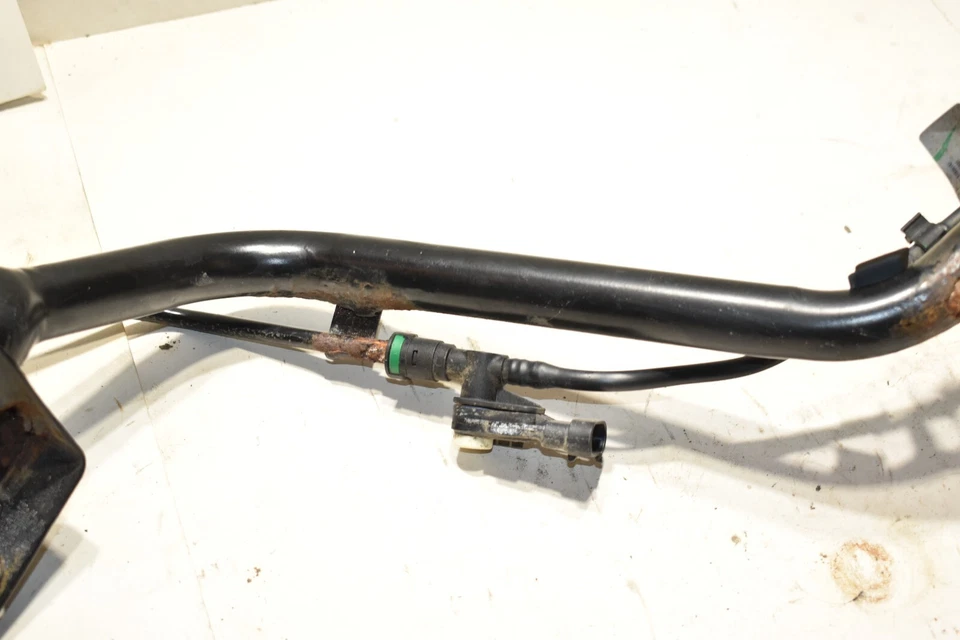 Tubo de cuello de llenado de combustible RAM ProMaster City 2015-2022 68260327AA OEM Foto 3 de 4