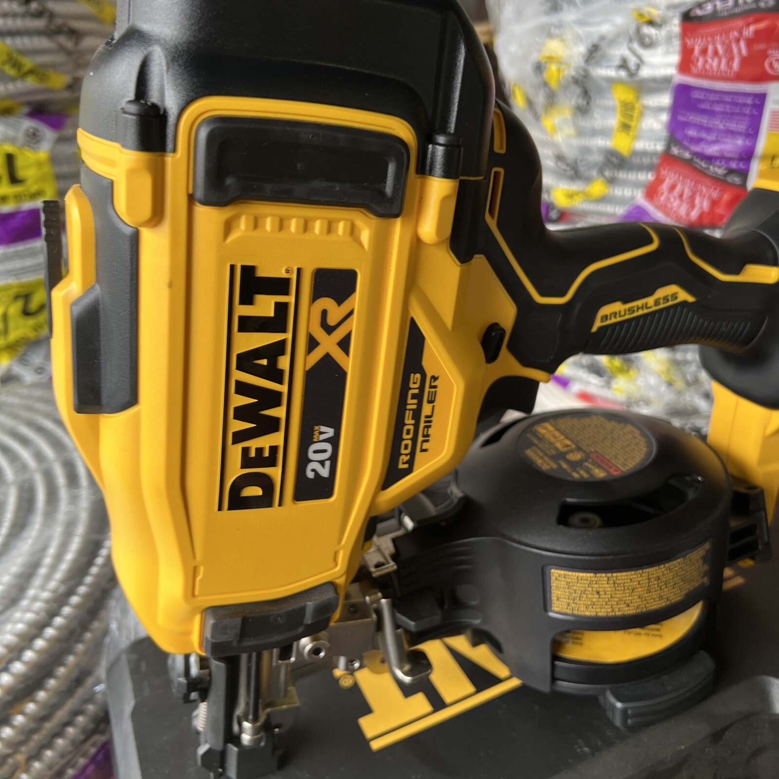 DeWalt DCN45RNB 20V MAX 15Degree Brushless Cordless Coil Roofing