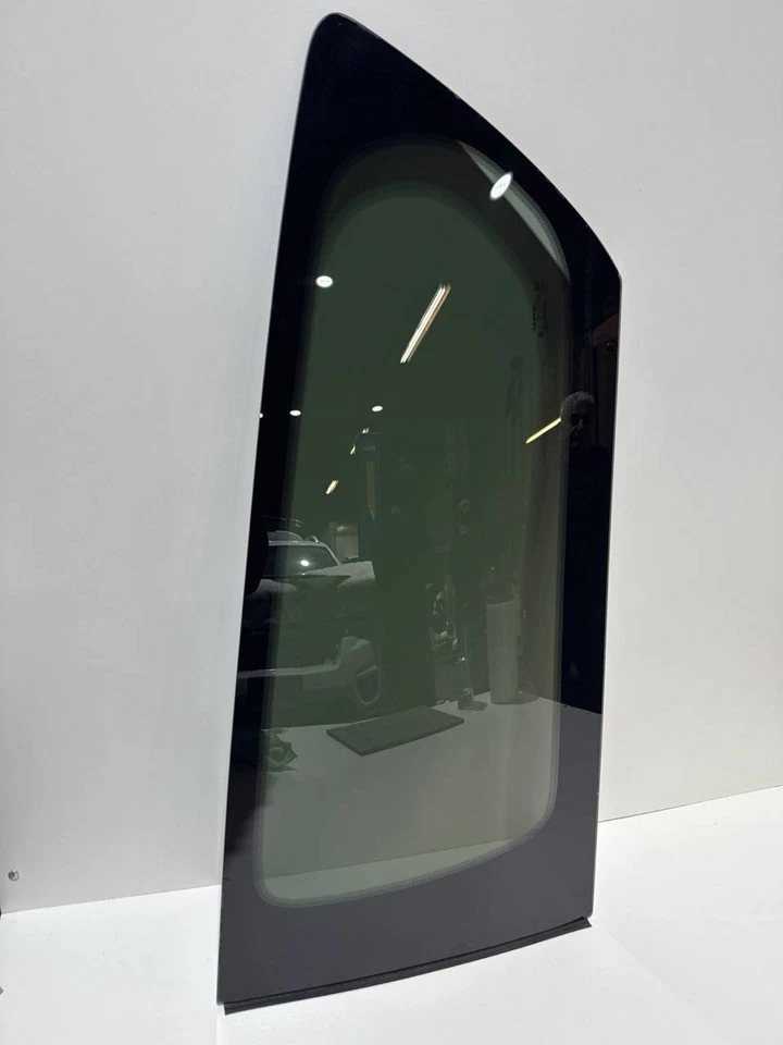 2016-2020 Chrysler Pacifica Rear Left Quarter Window | OEM P68238495AC - Image 2 of 4