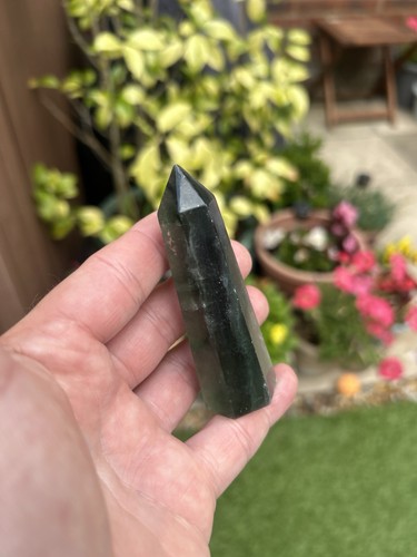 Green Fluorite Point 8cm - Picture 3 of 4