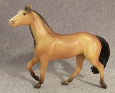 Breyer Stablemate Smart Chic OLena Buckskin Quarter Horse Vintage Club  2024