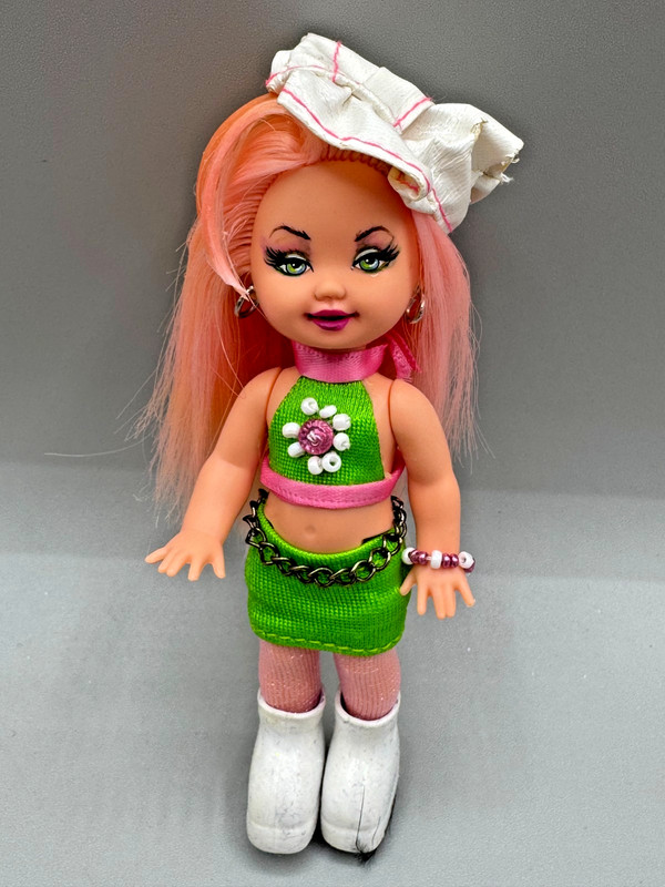 ~DS LOT O DRESSED BARBIE DOLL KELLY OOAK REPAINT IN HANDMADE GREEN SKIRT TOP HAT