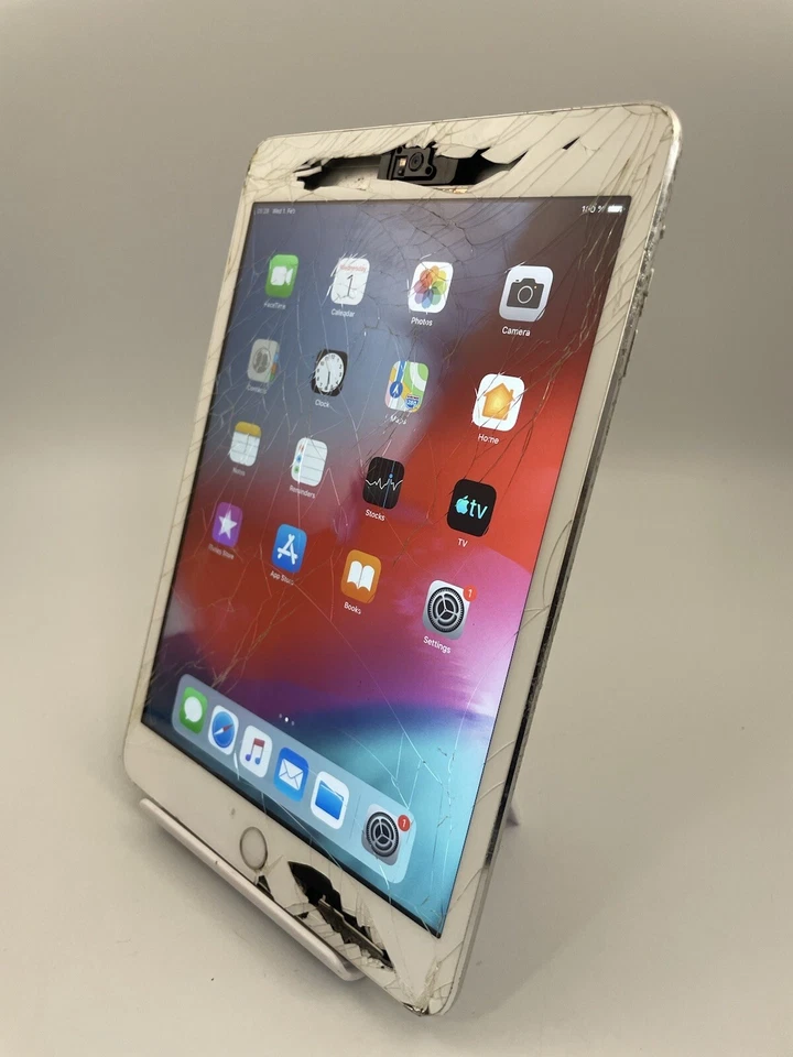 Apple iPad Mini 3 A1599 Silver WiFi 16GB 7.9" Retina iOS Tablet Cracked #i01 - Image 3 of 4