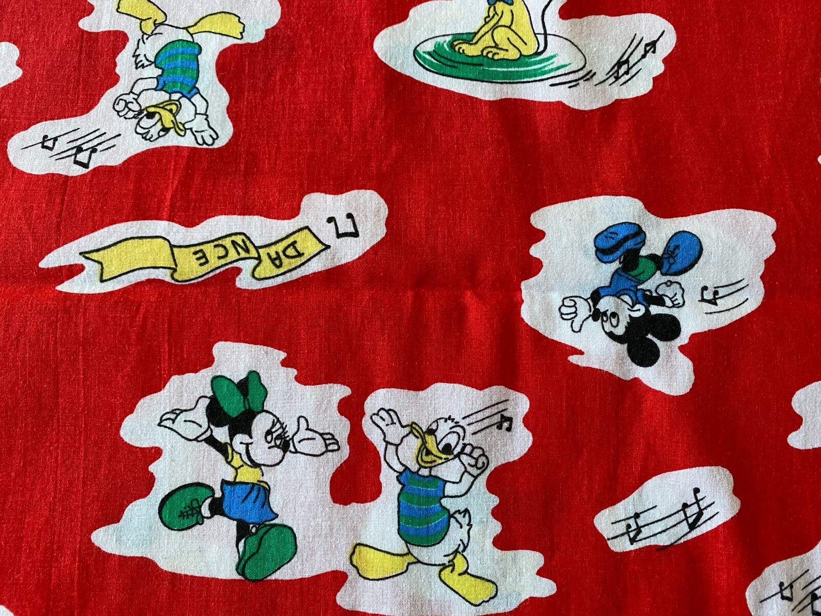 MICKEY MOUSE FABRICGoofyDonald DuckDANCE NOTESSingle Cut 4.5 YDS