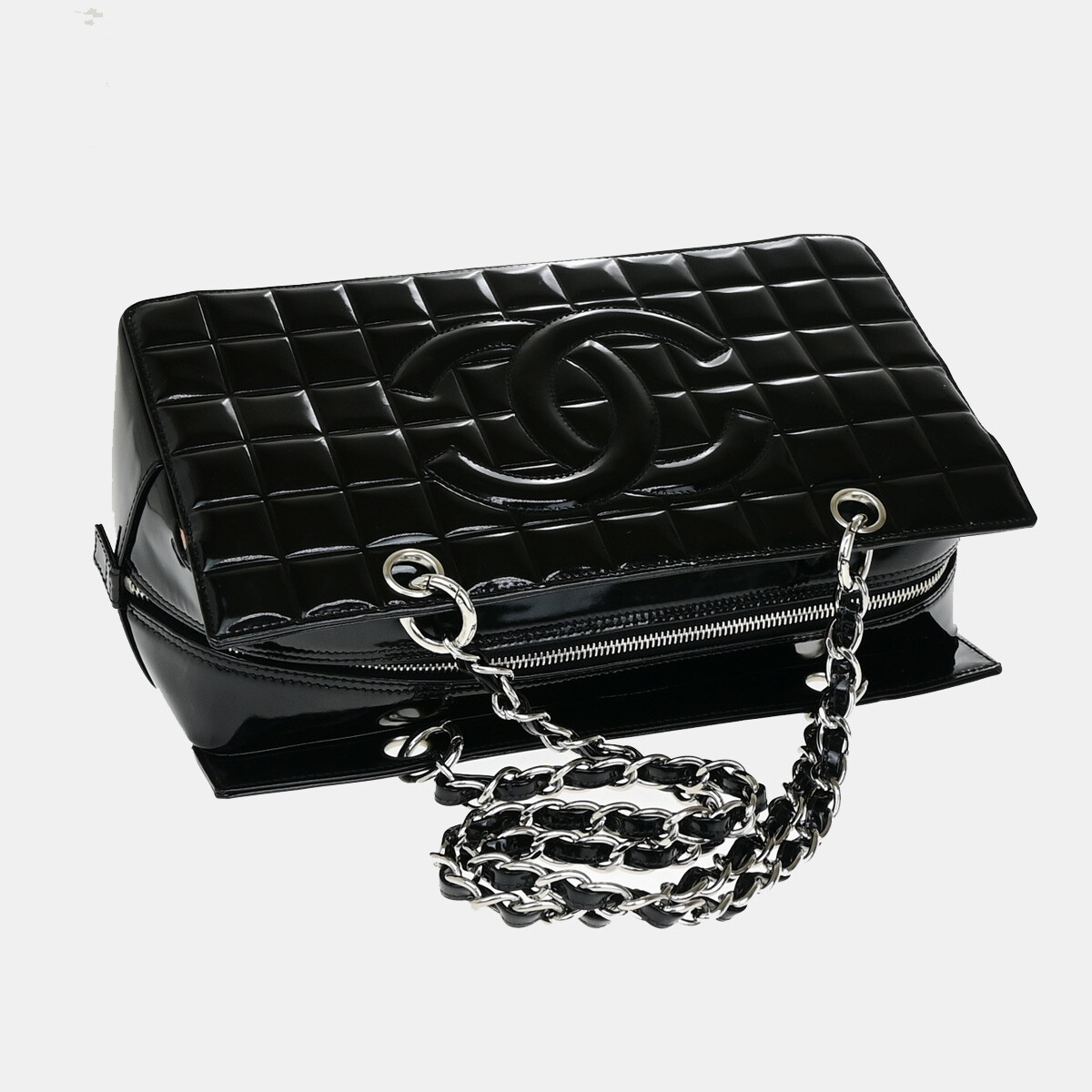 CHANEL CC Logo Chocolate Bar Chain Shoulder Bag Patent CHANEL CC Logo Chocolate Bar Chain Shoulder Bag Patent