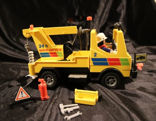 PLAYMOBIL #3438 Vintage 1986 Quick Service Tow Truck with 2 figures