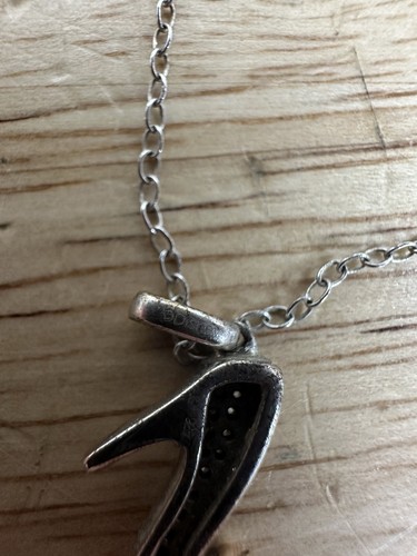 Enchanted Disney Necklace 1/10 Diamond slipper pendant, 10K Rose gold -read - Picture 8 of 9