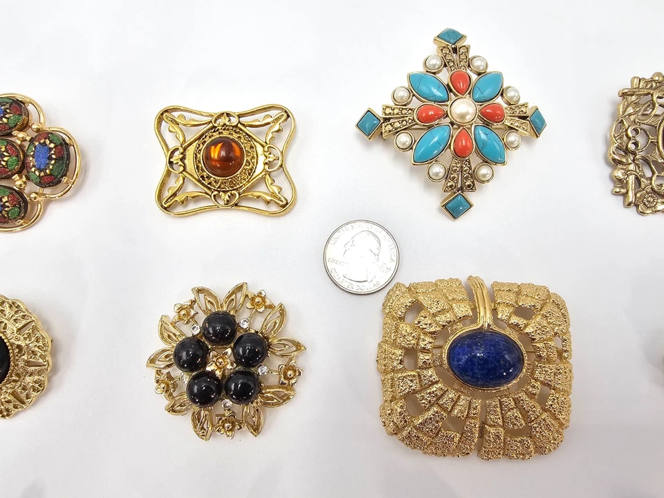 40 Piece Vintage Brooch Lot Stones Resin Many Signed Fashion Costume Jewerly Lot - Image 3 of 4