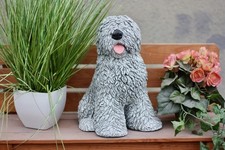 Frostfeste Steinfigur Bobtail lebensecht 34 cm – Steinguss Hund Figur Garten