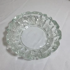 Vintage CRYSTAL CLEAR ETCHED GLASS ASHTRAY 3 Cigar Cigarette Slots, 6" Diameter 