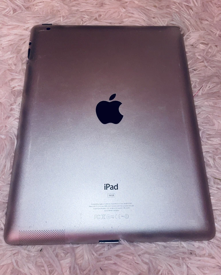 Apple iPad 2da Generación - Blanco - 16 GB - *TAL CUAL PARA SALVAMENTO/PIEZAS/DESMONTAJE* Foto 3 de 3