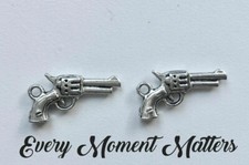 10 x Tibetan Silver GUN HAND GUN REVOLVER 3D 21x11mm Charm Pendant 